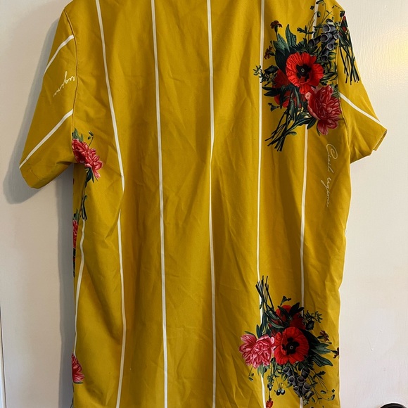 Stylish button up - Picture 4 of 5